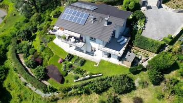 Familienvilla, Mehrere Schlafzimmer, Kühlschrank und Mikrowelle (Villa Alessia,Lake Maggiore View) | Außenbereich