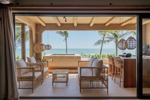 Aqua de Mar Condo Hotel