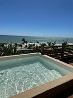 Flat Premium with Pool | Roupas de cama premium, cortinas blackout, berços grátis