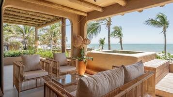 Casa de Mar Superior - Frente Mar | Roupas de cama premium, individualmente decorados