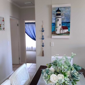Dining - Charming 2-bedroom apartment in Mossel Bay near the beach (Mossel Bay)