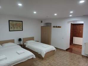 Semi-basement Studio | Free WiFi