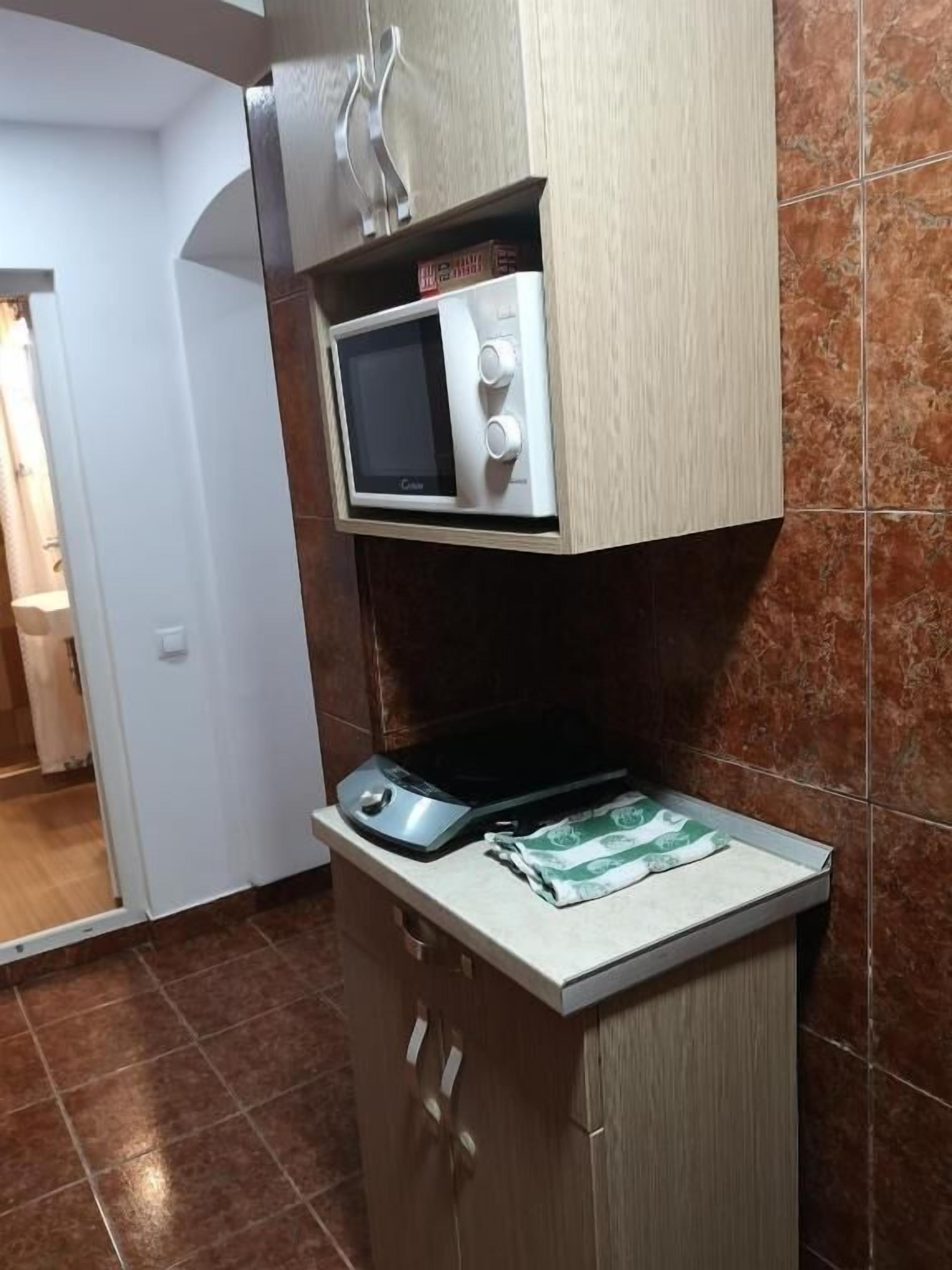 Semi-basement Studio | Cucina privata