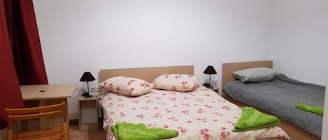 Traditional Studio, Patio | Free WiFi