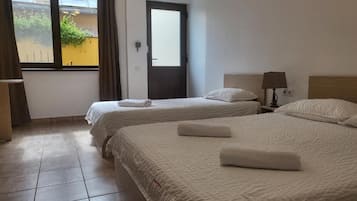 Monolocale Basic, patio | Wi-Fi gratuito
