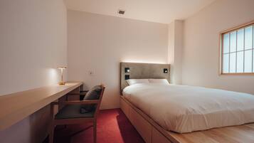 Desk, laptop workspace, iron/ironing board, free WiFi