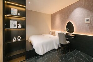 Deluxe Double Room | Free WiFi, bed sheets