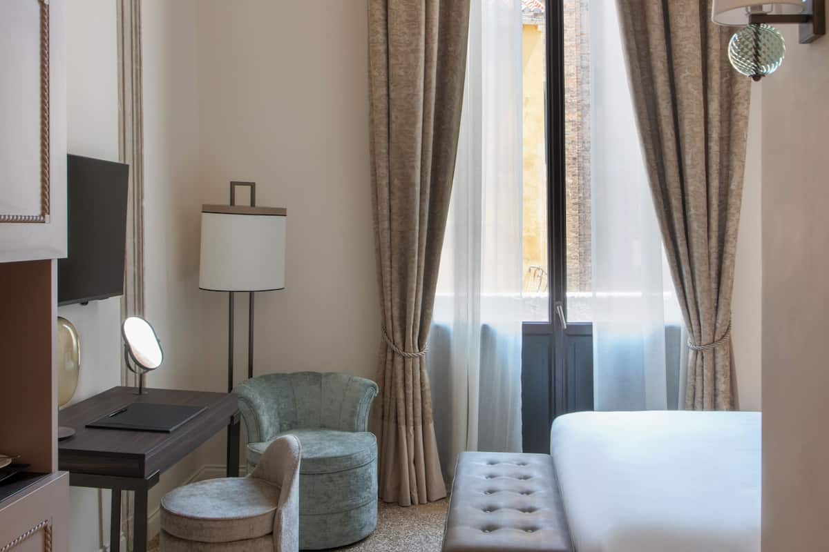 Doppelzimmer (King) | Minibar, Zimmersafe, Verdunkelungsvorhänge, kostenlose Babybetten