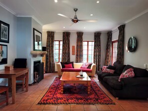 Ferienhaus, 1 Schlafzimmer, barrierefrei, Balkon | Wohnzimmer