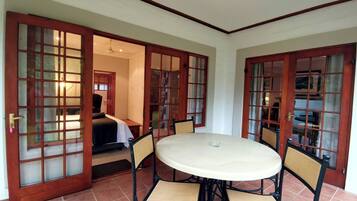 House, 1 Bedroom, Accessible, Balcony | Dining