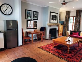 House, 1 Bedroom, Accessible, Balcony | Dining room