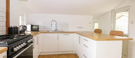 Dishwasher, cookware/dishes/utensils