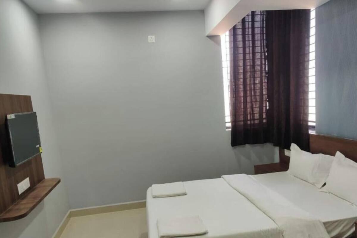 Quarto casal luxo | Escrivaninha, Wi-Fi de cortesia