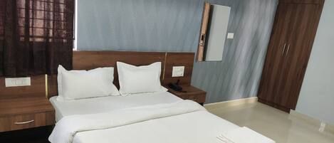 Deluxe-Doppelzimmer | Schreibtisch, kostenloses WLAN