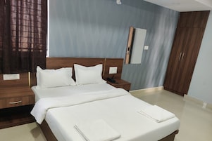 Quarto casal luxo | Escrivaninha, Wi-Fi de cortesia
