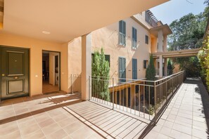 Property grounds - Apartment 'Sa Calma I Bajos D' with Sea View, Wi-Fi and Air Conditioning (Begur)