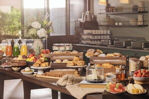 Desayuno completo incluido todos los días 