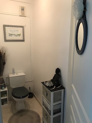 Shower - Holiday Home “Le Mascaret T2 Cabine Apartment” with Wi-Fi (Saint-Valery-sur-Somme)