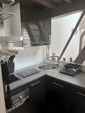 Fridge, microwave, oven, stovetop - Gîte “Le Bois Flotté” in the Heart of Nature with Wi-Fi (Boismont)