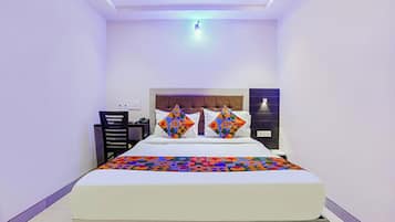 Egyptian cotton sheets, premium bedding, in-room safe, free WiFi