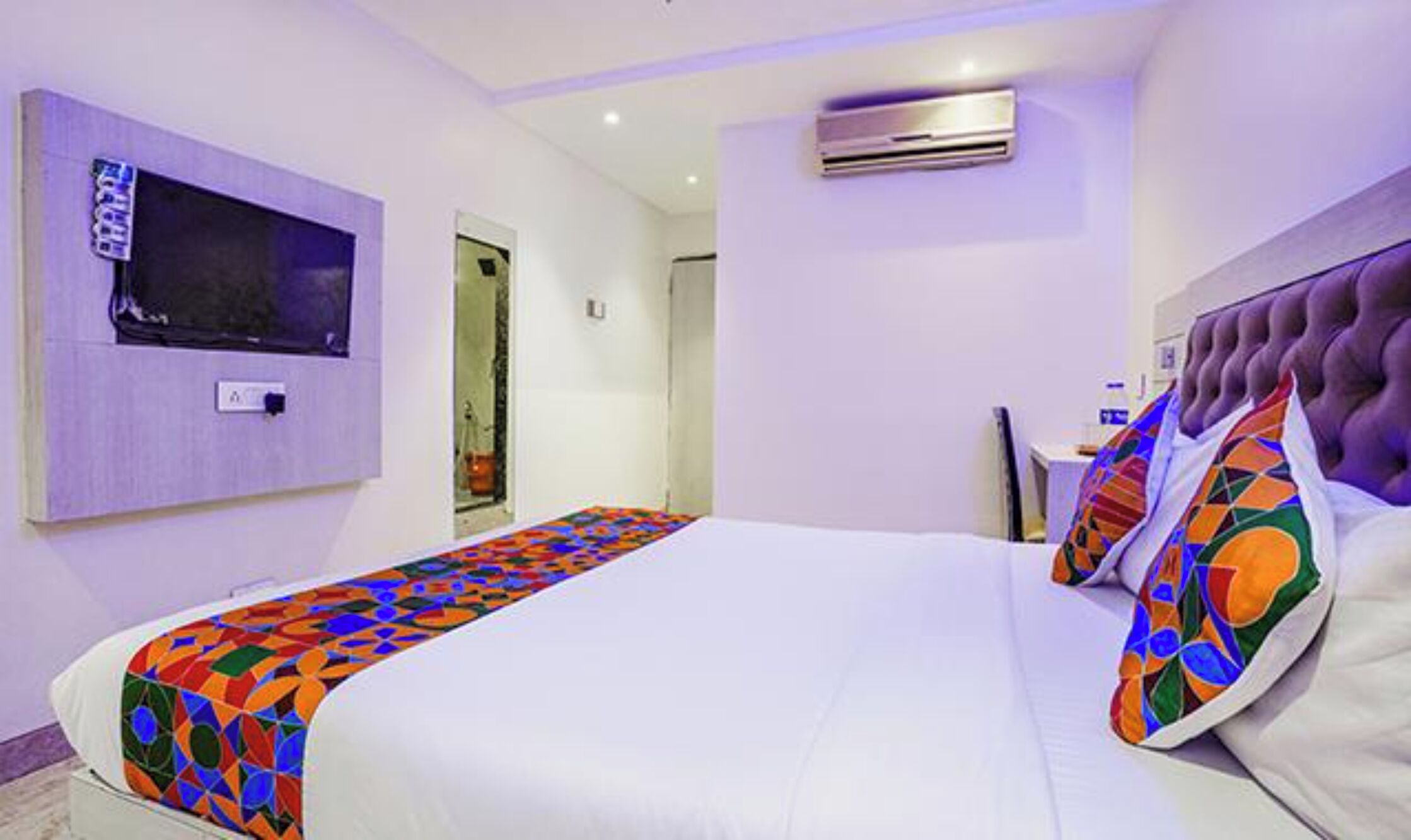 Egyptian cotton sheets, premium bedding, in-room safe, free WiFi