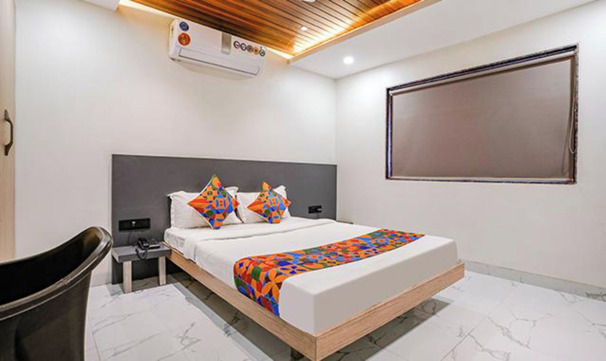 Egyptian cotton sheets, premium bedding, in-room safe, free WiFi