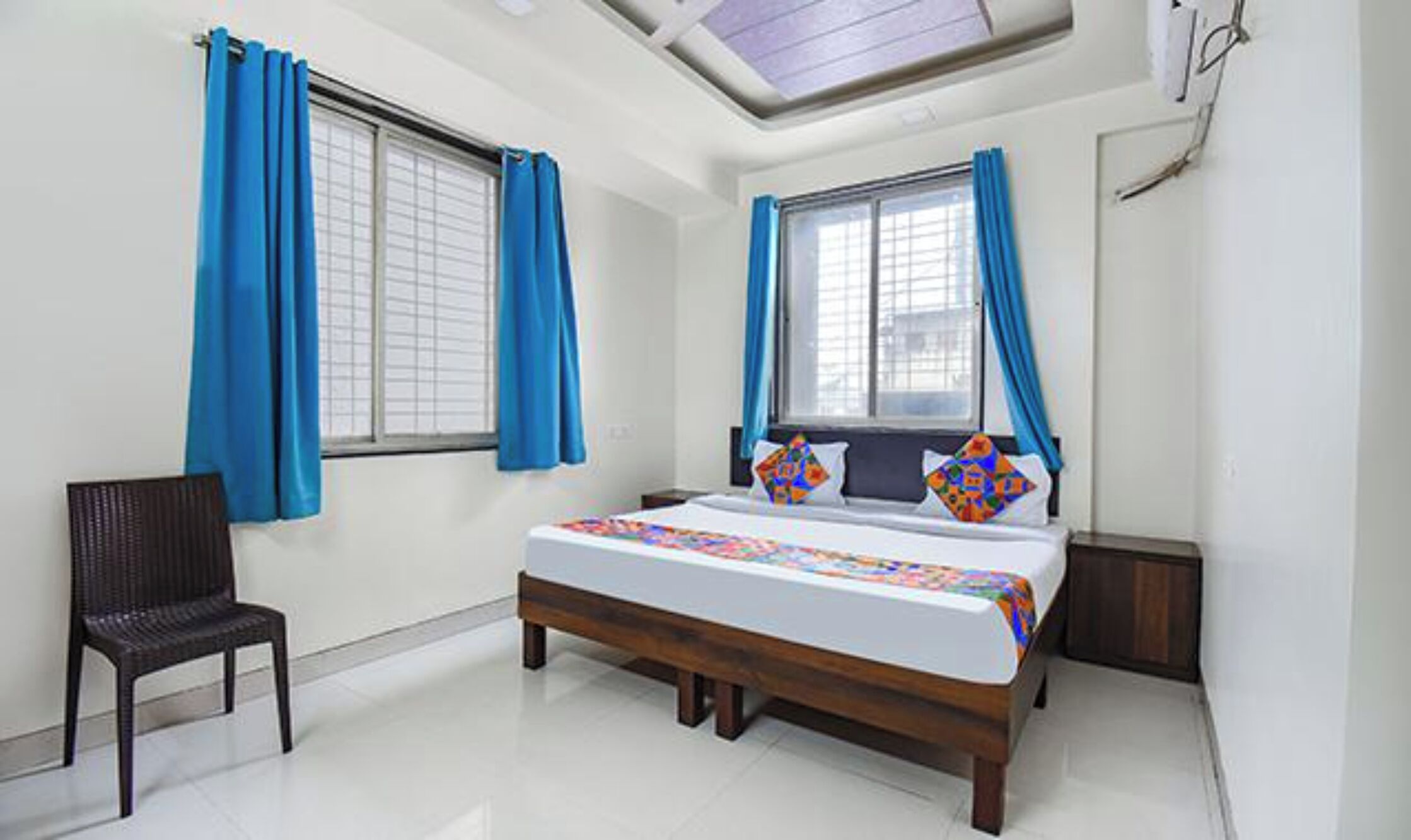 Egyptian cotton sheets, premium bedding, in-room safe, WiFi (free)