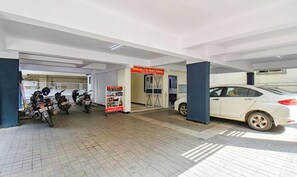 Free self-parking - Via Galaxy Apartments (Pune)