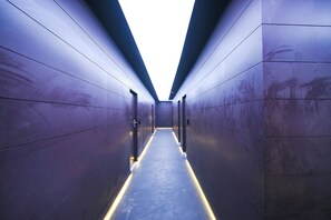 Lobby - Fabhotel Prime Elegance Suites (Noida)