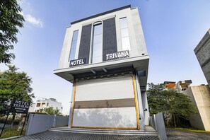 Exterior - Fabhotel Trivana (Indore)
