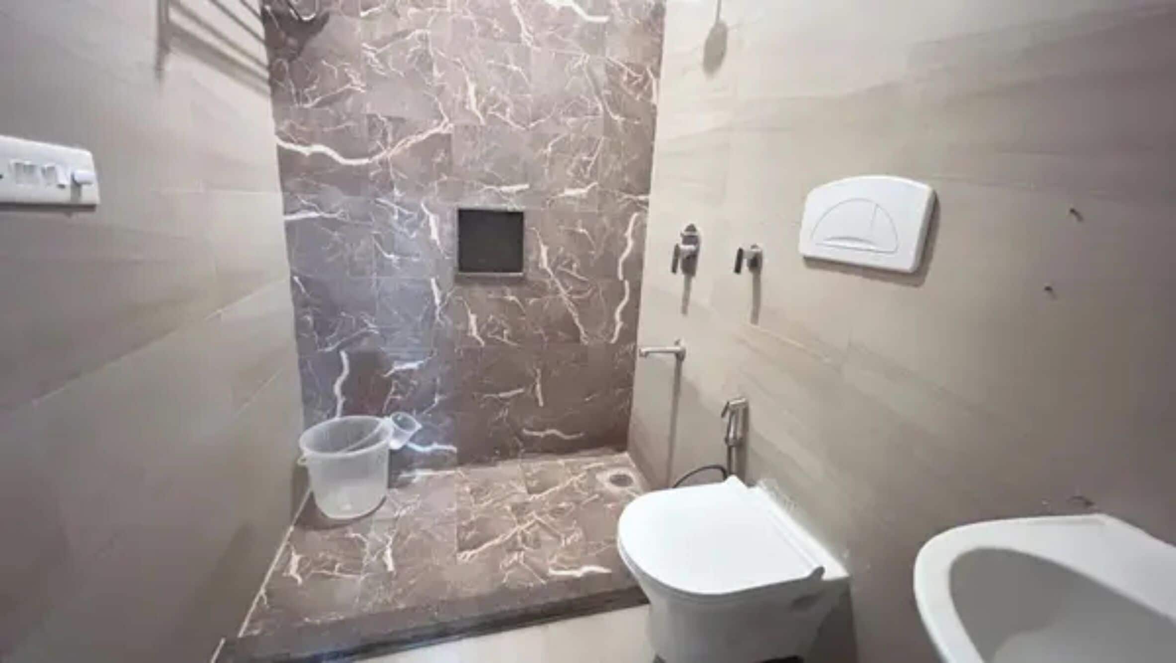 Ducha, cabezal de ducha tipo lluvia, artículos de tocador gratuitos