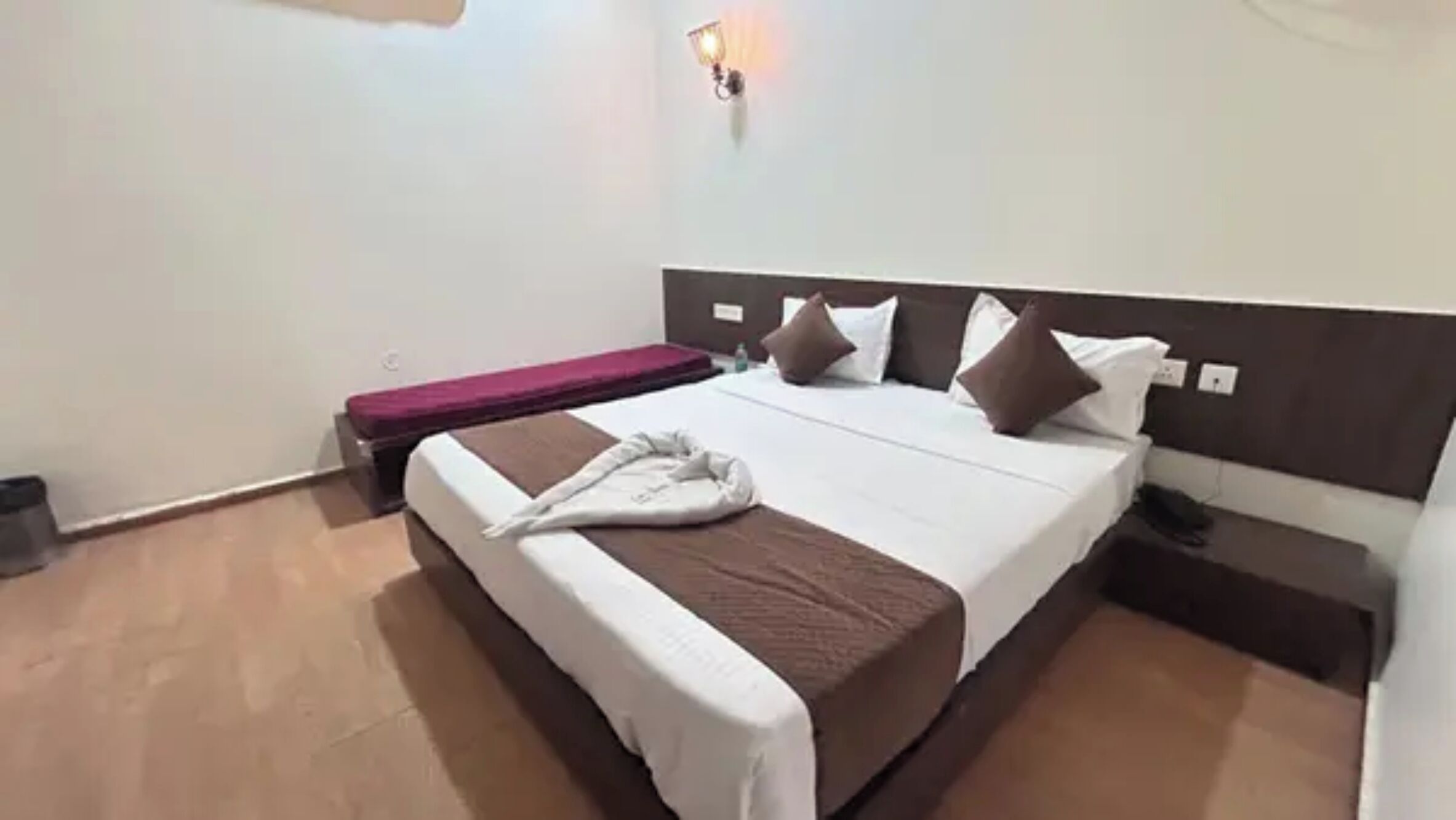 Egyptian cotton sheets, premium bedding, in-room safe, free WiFi