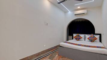 Premium Room | Egyptian cotton sheets, premium bedding, in-room safe, free WiFi
