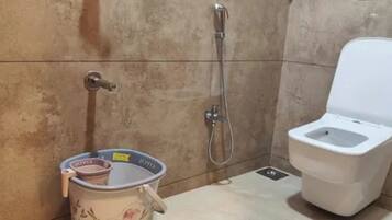 Suite | Bilik Mandi | Pancuran mandi, hulu semburan mandi hujan