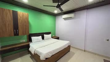 Habitación Deluxe | Sábanas de algodón egipcio, ropa de cama de alta calidad, caja fuerte