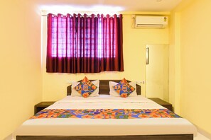 Egyptian cotton sheets, premium bedding, in-room safe, free WiFi