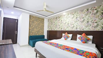 Egyptian cotton sheets, premium bedding, in-room safe, free WiFi