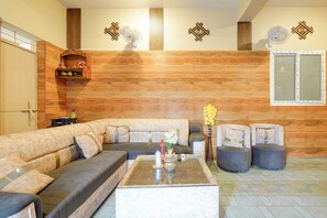 Lobby sitting area - Fabhotel Grant Heights (Bhubaneshwar)