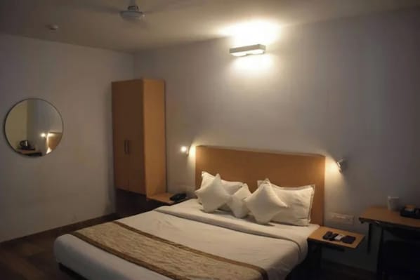 Premium Room | Egyptian cotton sheets, premium bedding, in-room safe, free WiFi