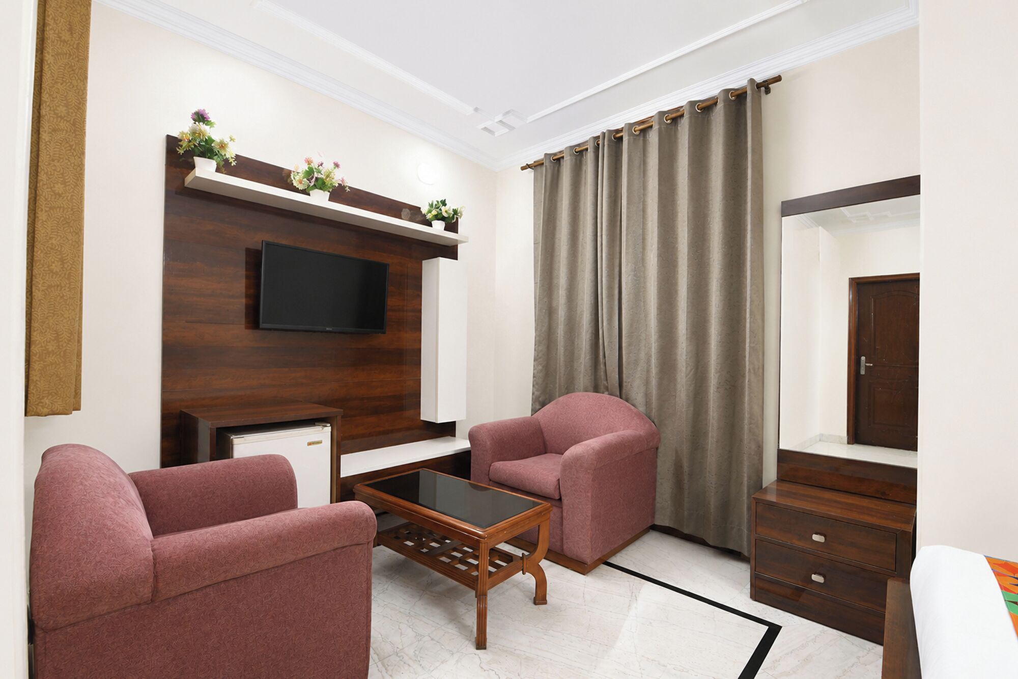 Egyptian cotton sheets, premium bedding, in-room safe, free WiFi