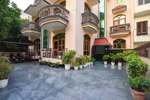Mặt tiền nơi lưu trú