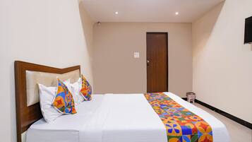 Egyptian cotton sheets, premium bedding, in-room safe, free WiFi