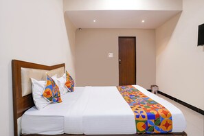 Egyptian cotton sheets, premium bedding, in-room safe, free WiFi