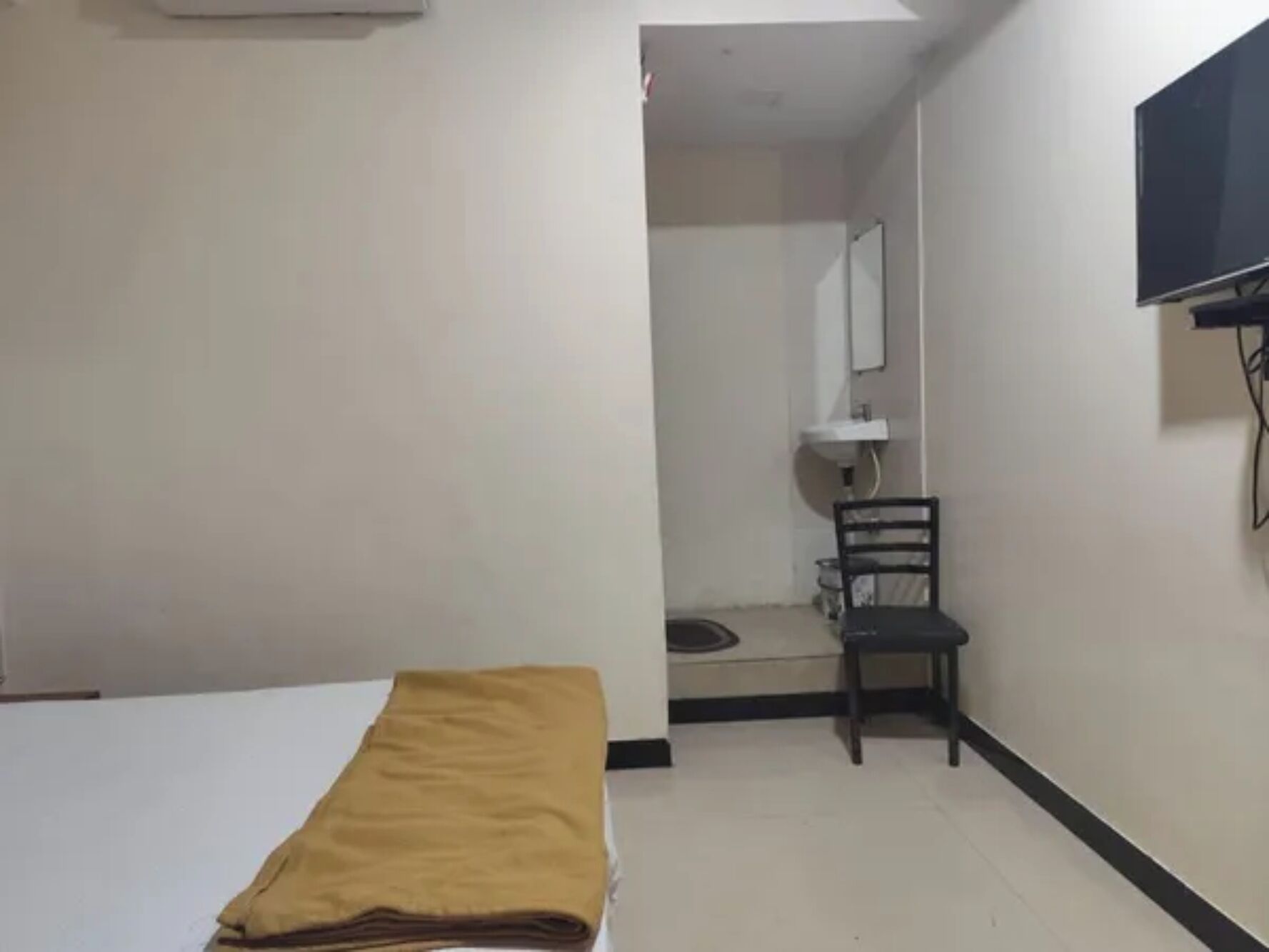 Egyptian cotton sheets, premium bedding, in-room safe, free WiFi