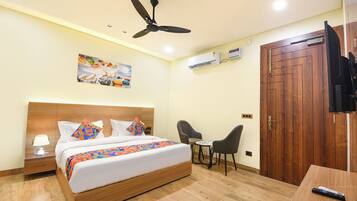 Egyptian cotton sheets, premium bedding, in-room safe, free WiFi