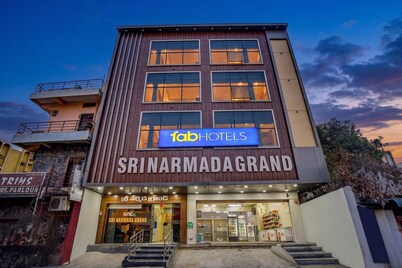 Fabhotel Sri Narmada Grand