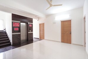 Lobby - Fabhotel Athiti Residency (Bangalore)