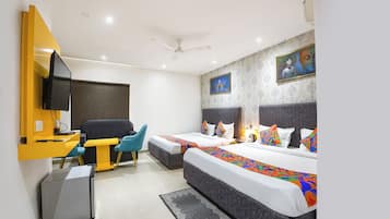 Family Room | Egyptian cotton sheets, premium bedding, in-room safe, desk