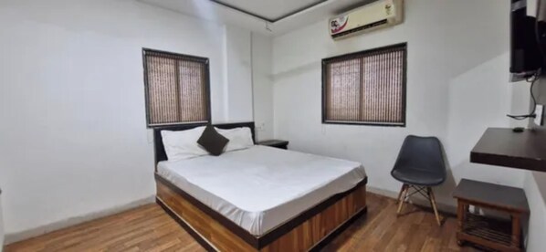 Deluxe Room | Egyptian cotton sheets, premium bedding, free WiFi, bed sheets