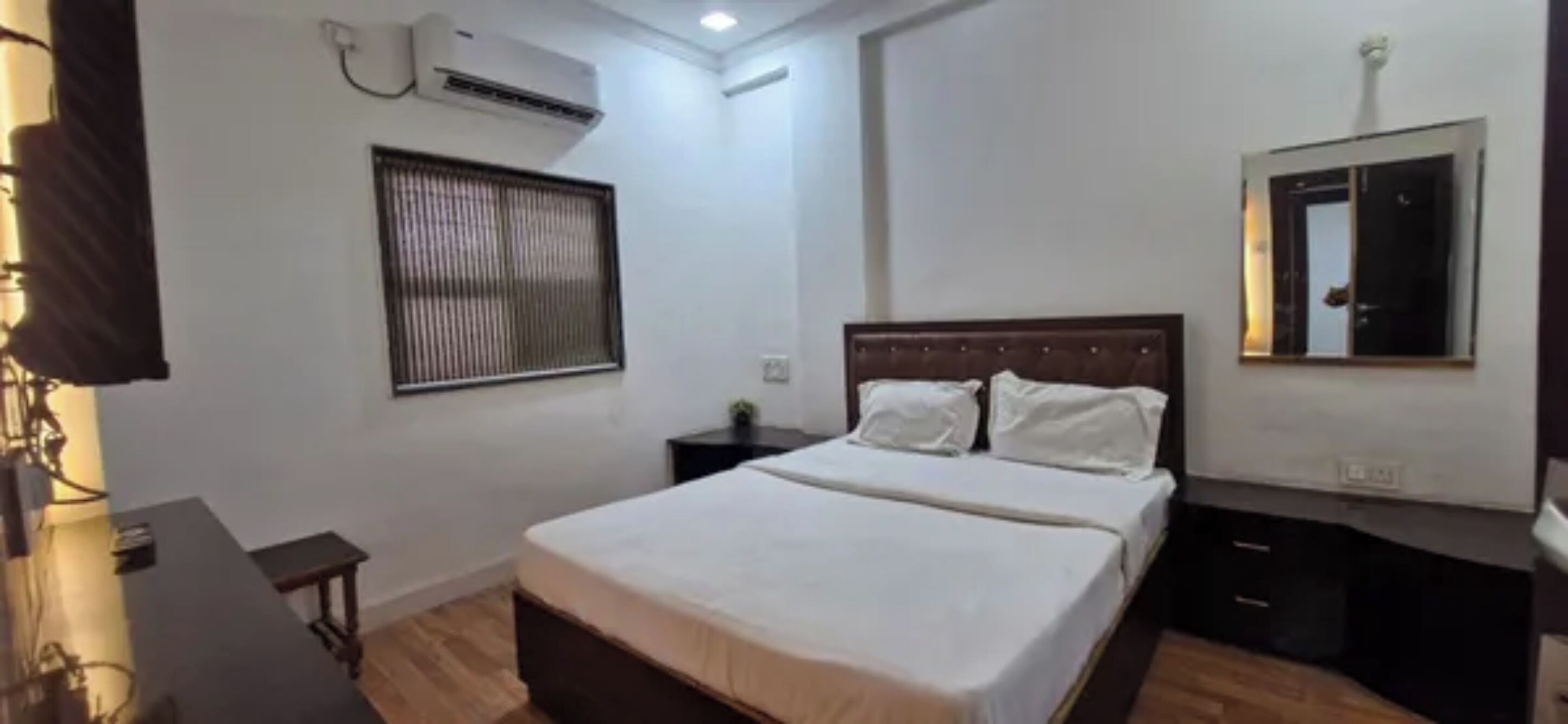 Egyptian cotton sheets, premium bedding, free WiFi, bed sheets